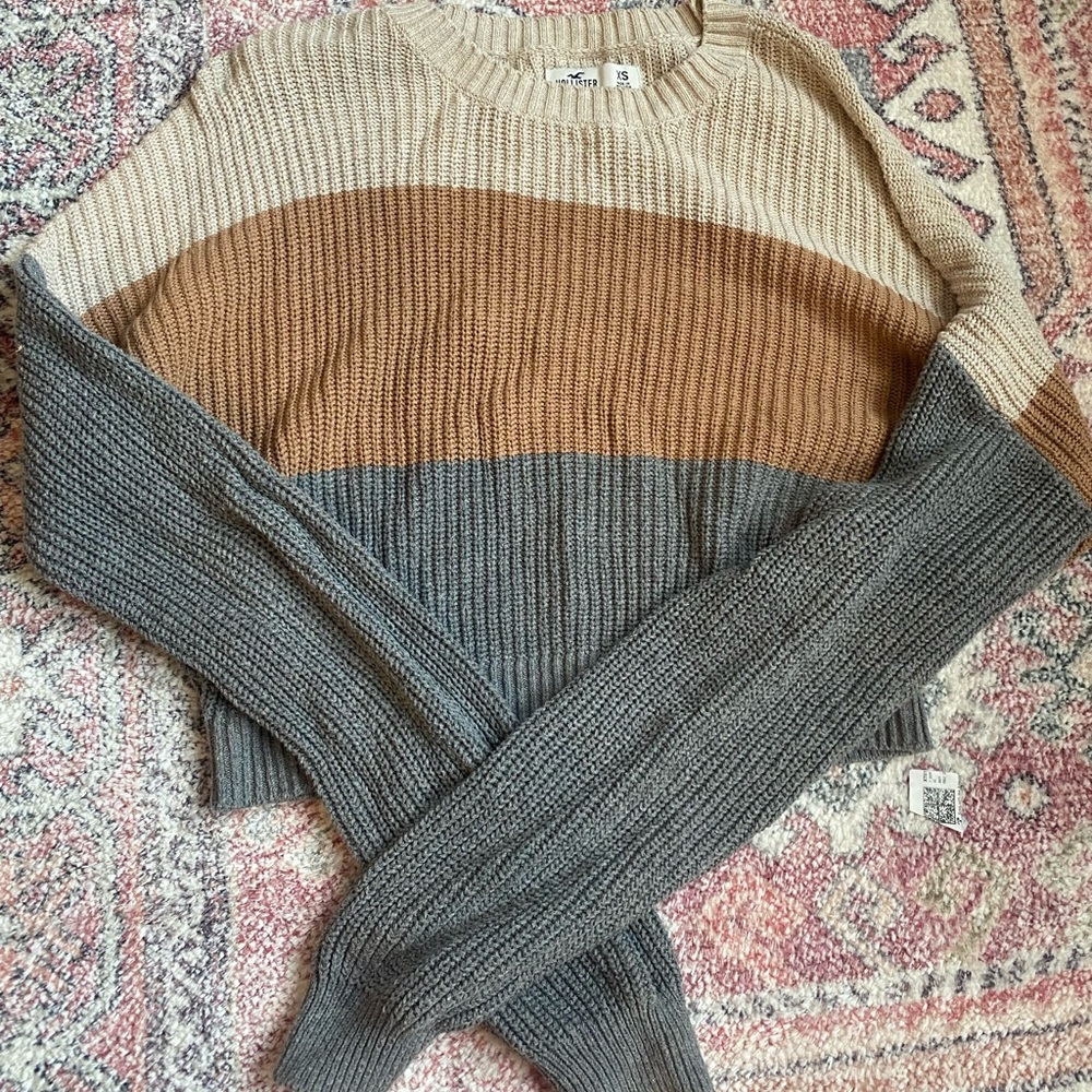 Holister Co. women’s tan brown and gray sweater